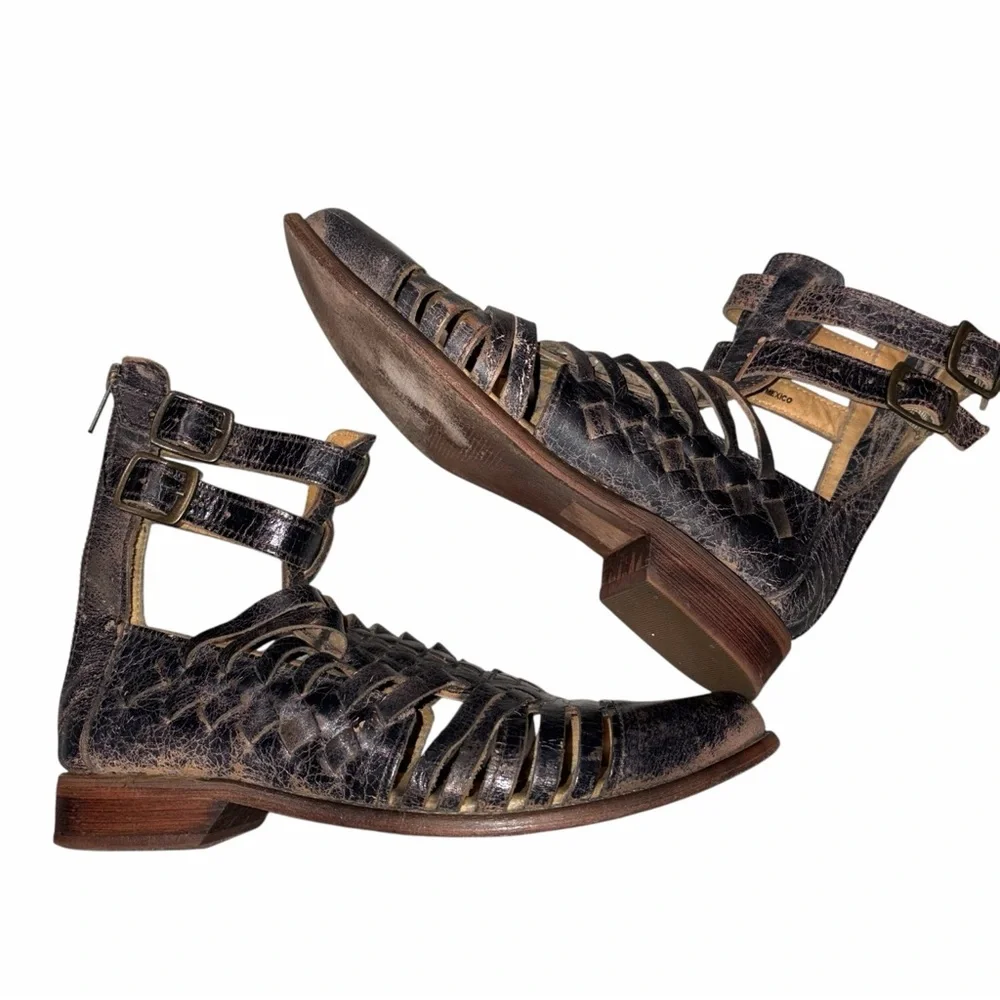 Bed Stu Rio Grande Black Distressed Leather Gladiator Flat Sandals Shoes size 7